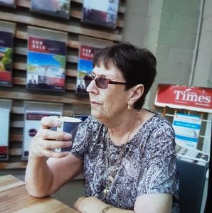 Meet your Posher, Lorraine